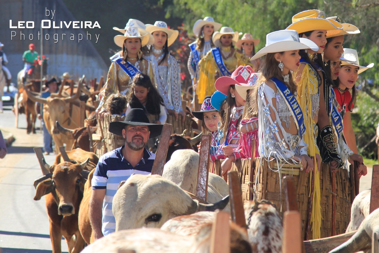 5 - DESFILE DE CAVALEIROS E CARREIROS